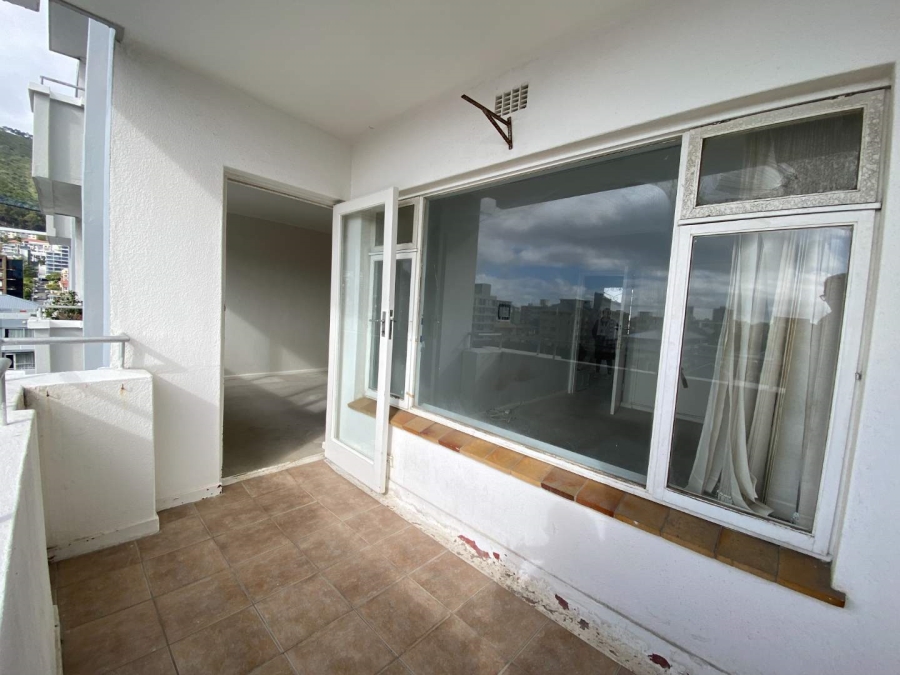 1 Bedroom Property for Sale in Sea Point Western Cape